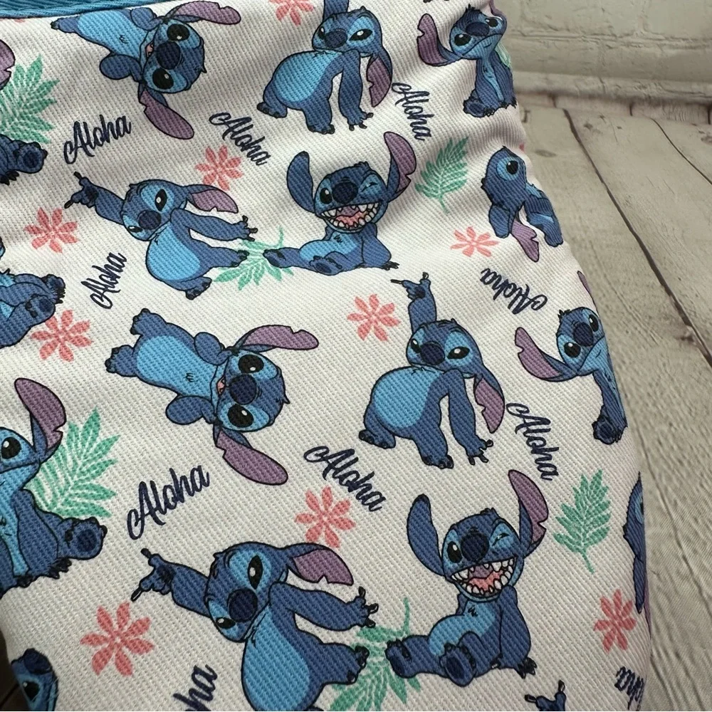 NWT Disney Stitch Blue and White Kitchen Towels and mini mitt set